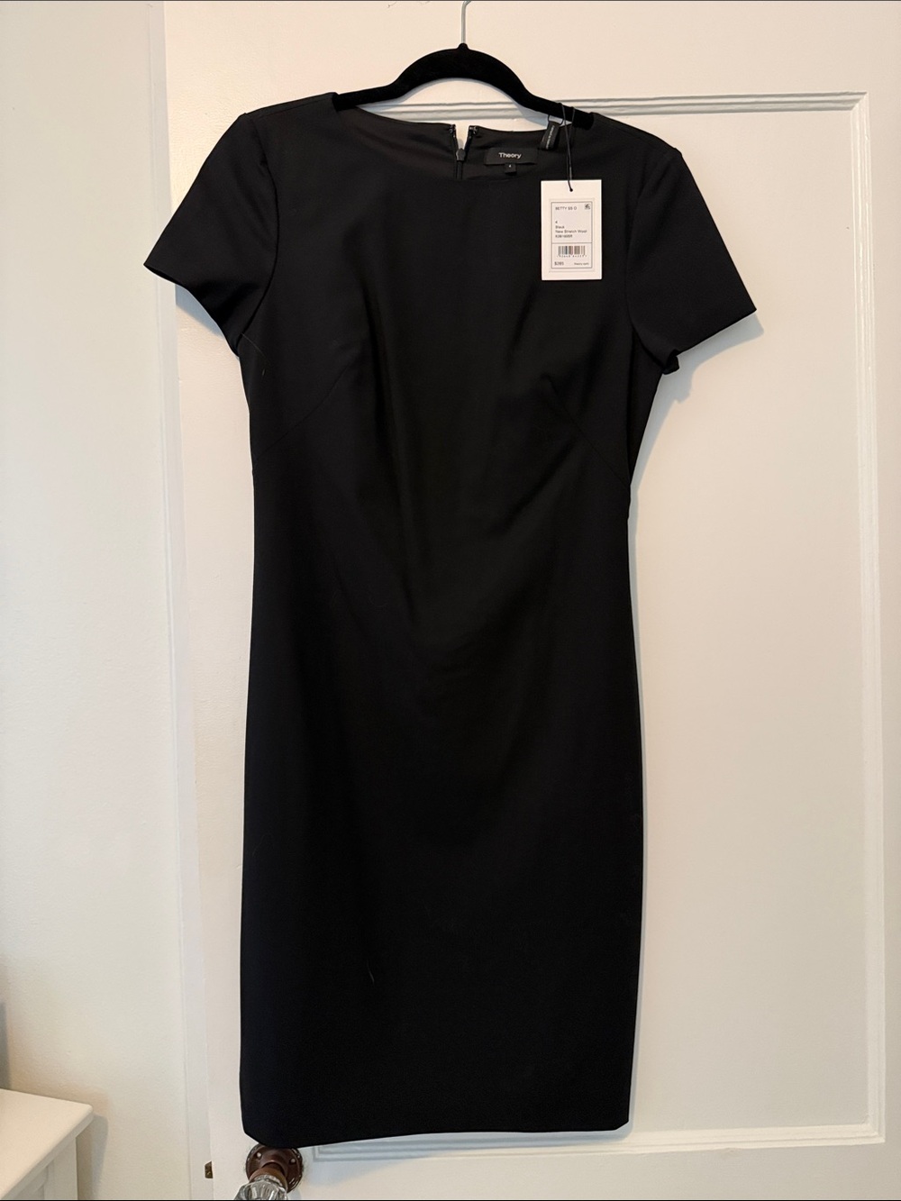 NWT Theory Betty Black Short-Sleeve Sheath Dress size 4